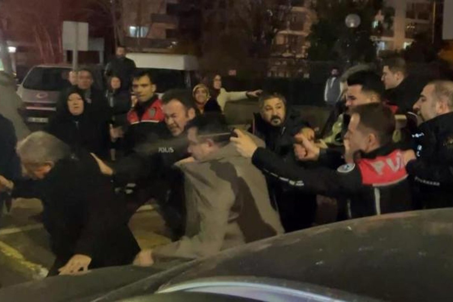 Aksaray Arazi Cinayeti Ardından Şoke Eden Olay: Taraflar Çatıştı, 4 Yaralı, 12 Gözaltı