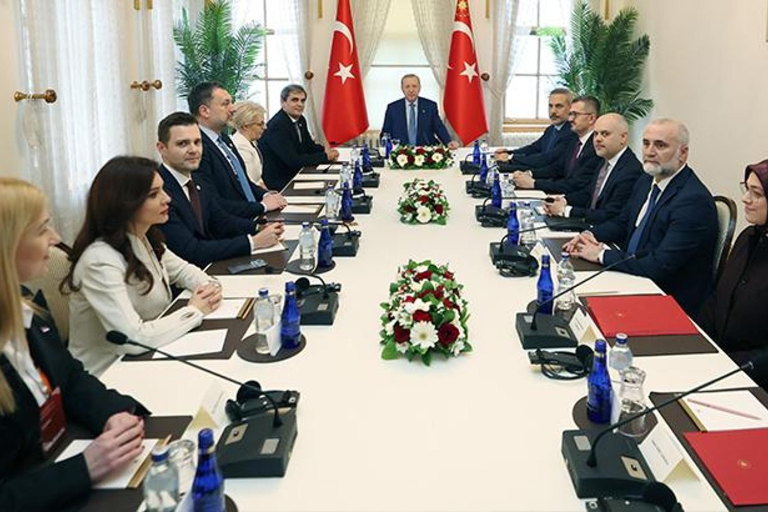 Dışişleri Bakanları Zirvesinde Kritik Görüşmeler: Erdoğan’dan Bölgesel İşbirliği Vurgusu