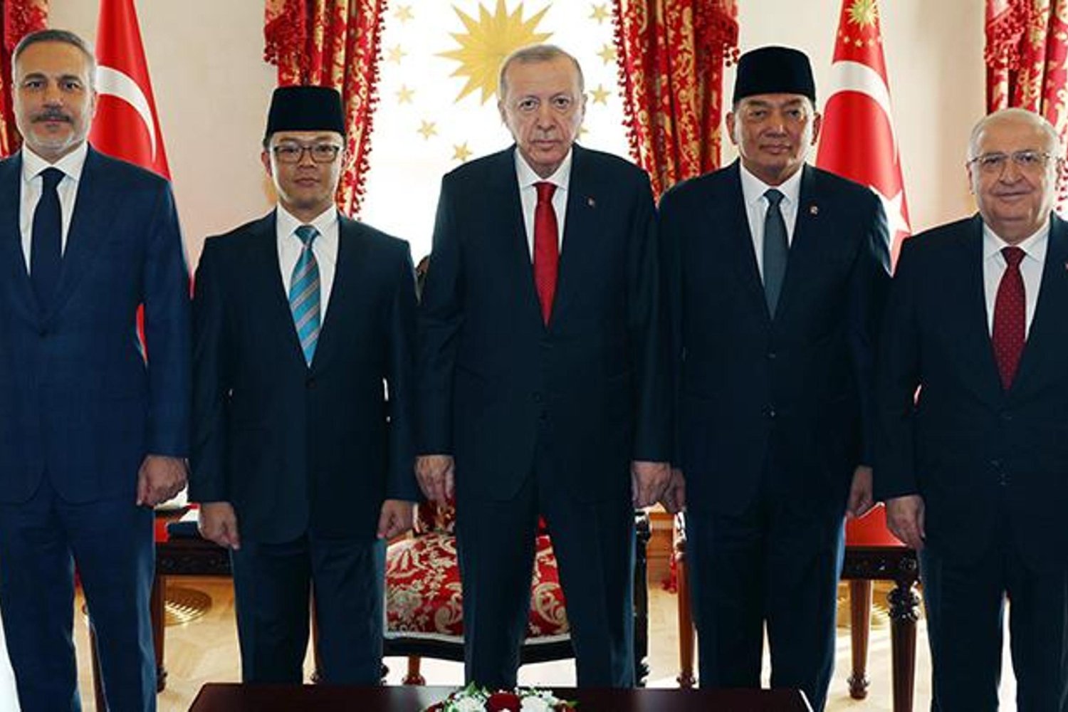 Cumhurbaşkanı Erdoğan Dış Politika Zirvesinde Kritik Görüşmeler Yaptı