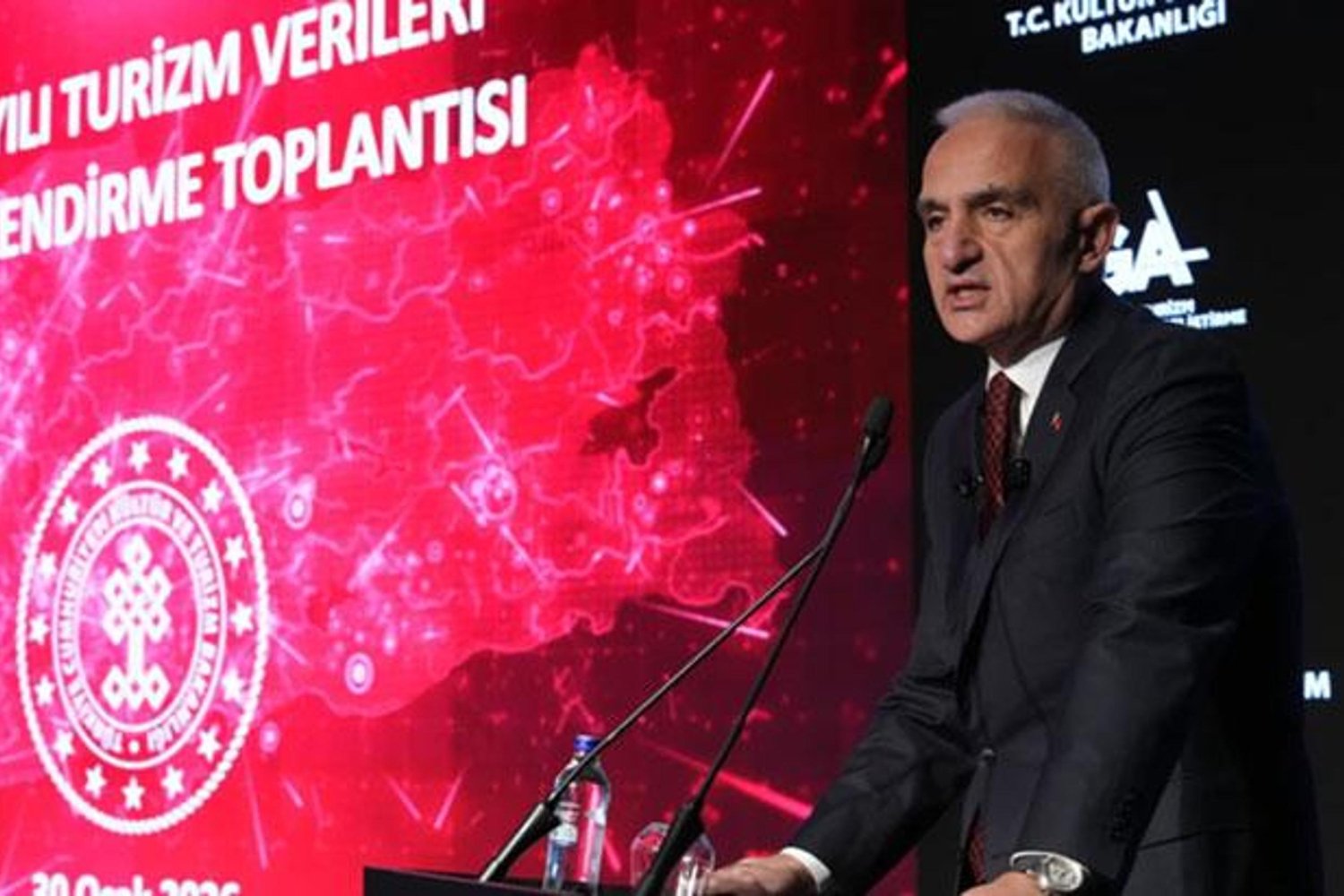 Türkiye Turizm Tarihinde Yeni Rekorlar Kırdı: Gelir ve Ziyaretçi Sayısında Zirveyi Gördü