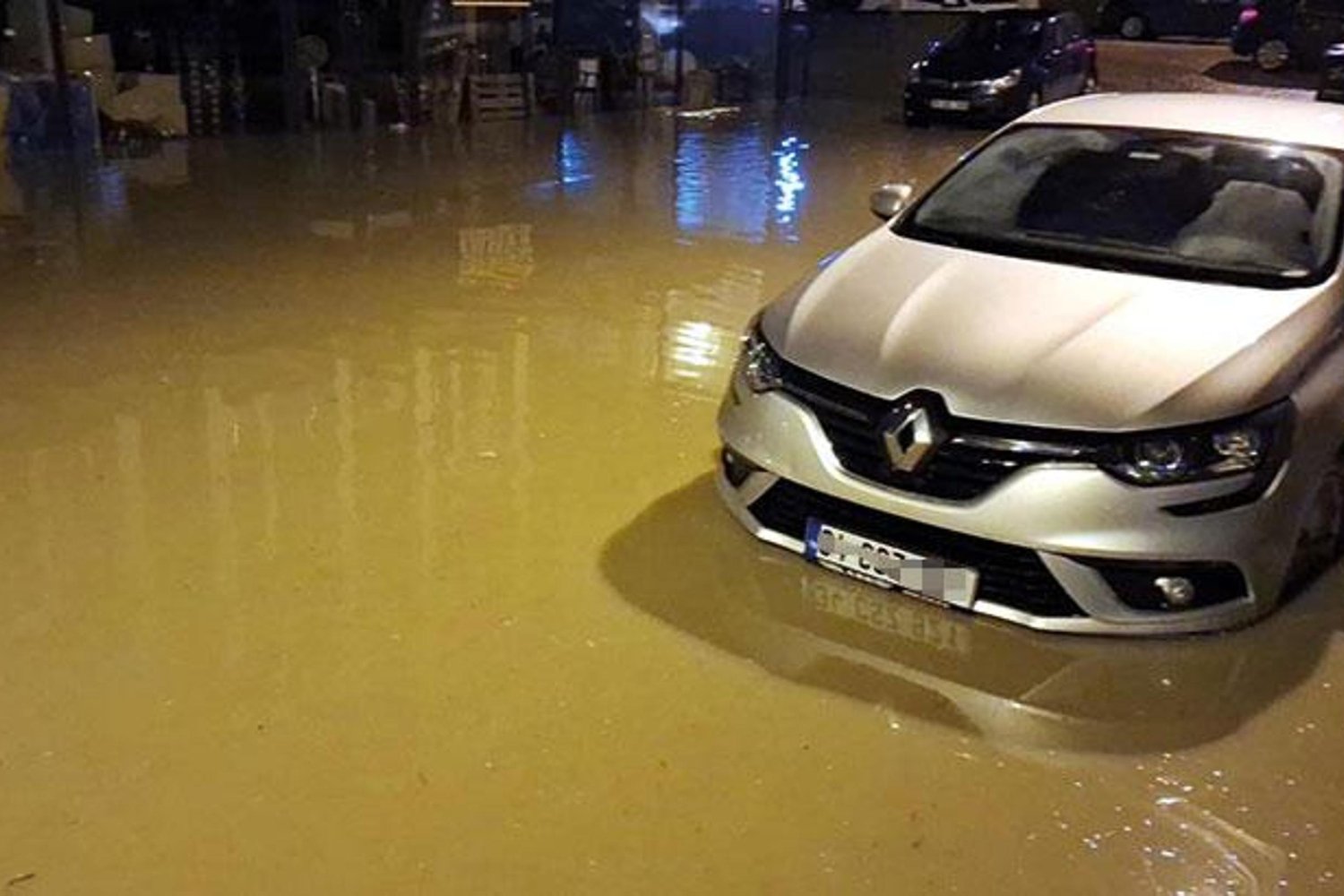 Kuvvetli Yağış Edirne ve Kırklareli'nde Felaket Yarattı: Su Baskınları Alarm Verdi