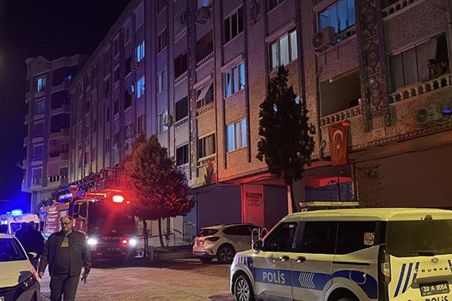 Balıkesir'de Öğretmen Evinin İçinde Ölü Bulundu: Şüpheli Ölüm Belirlendi