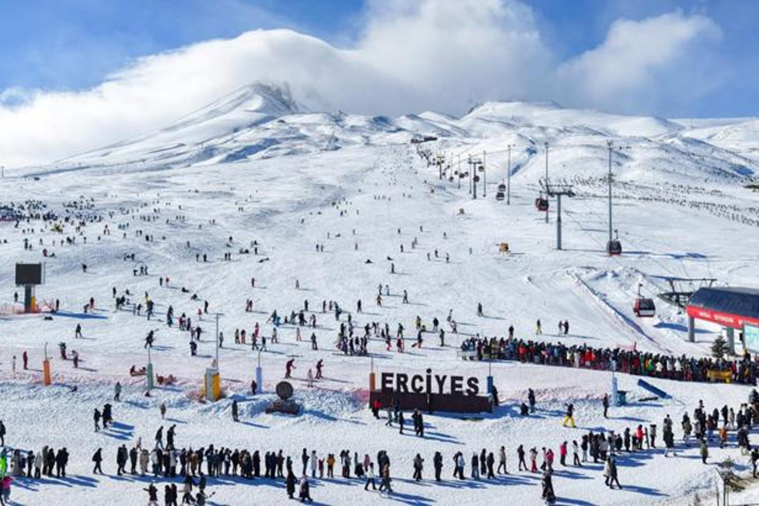 Erciyes Kayak Merkezi Türkiye'nin En Uygun ve Popüler Kayak Tatili Noktası