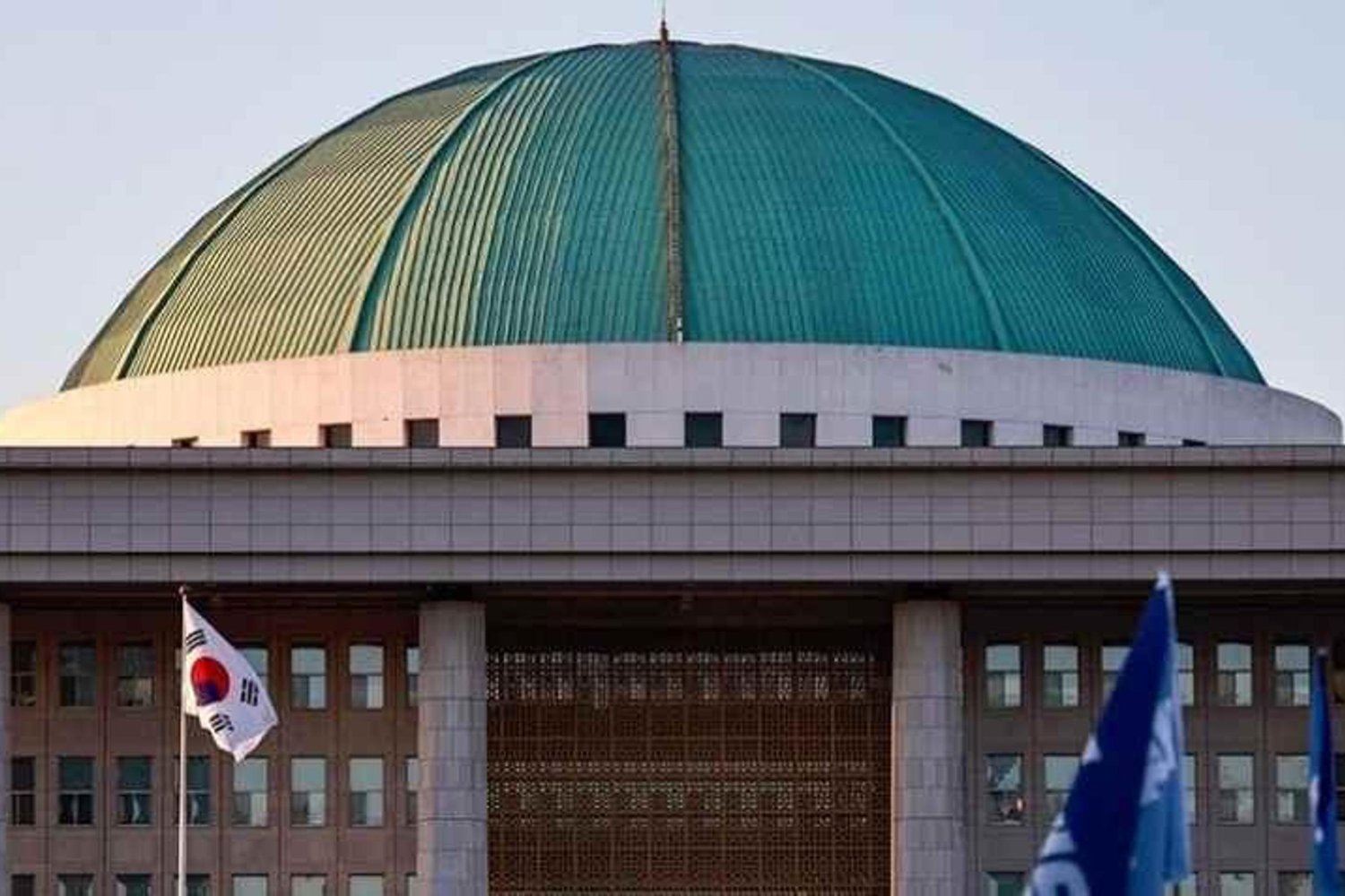 Güney Kore Yüksek Mahkemesi Yoon Suk Yeol Sıkıyönetim Davasında Karar Çıkıyor