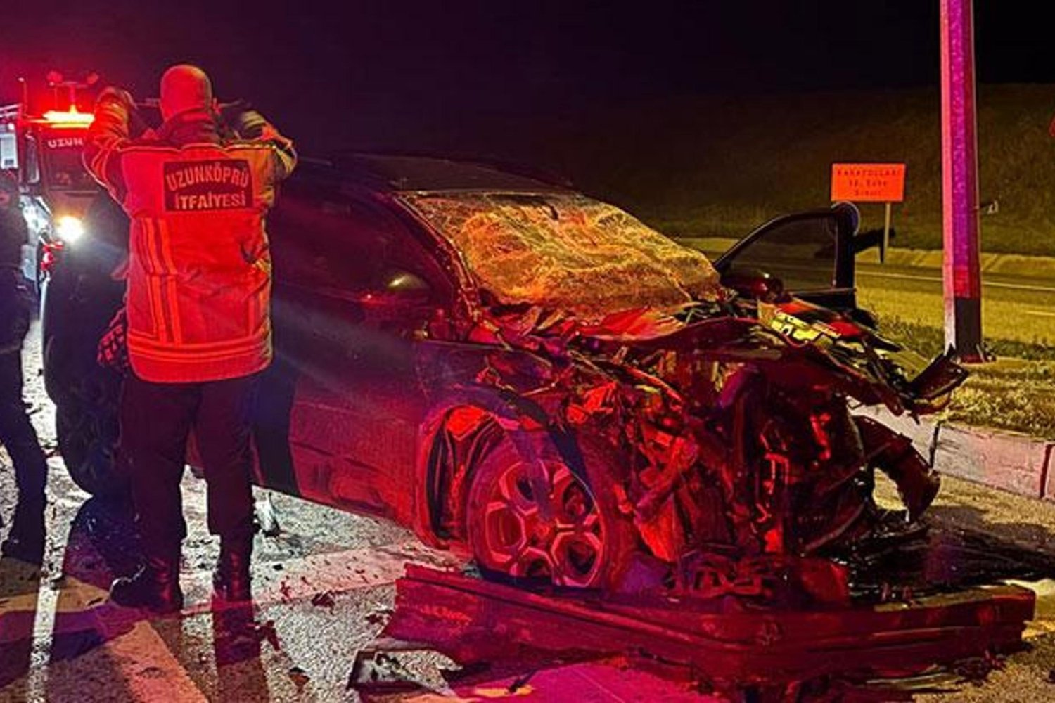 Edirne’de Trafik Kazası ve Sürpriz Kimlik İtirafı: Otomobil Sürücüsünün Gerçek Kimliği Ortaya Çıktı