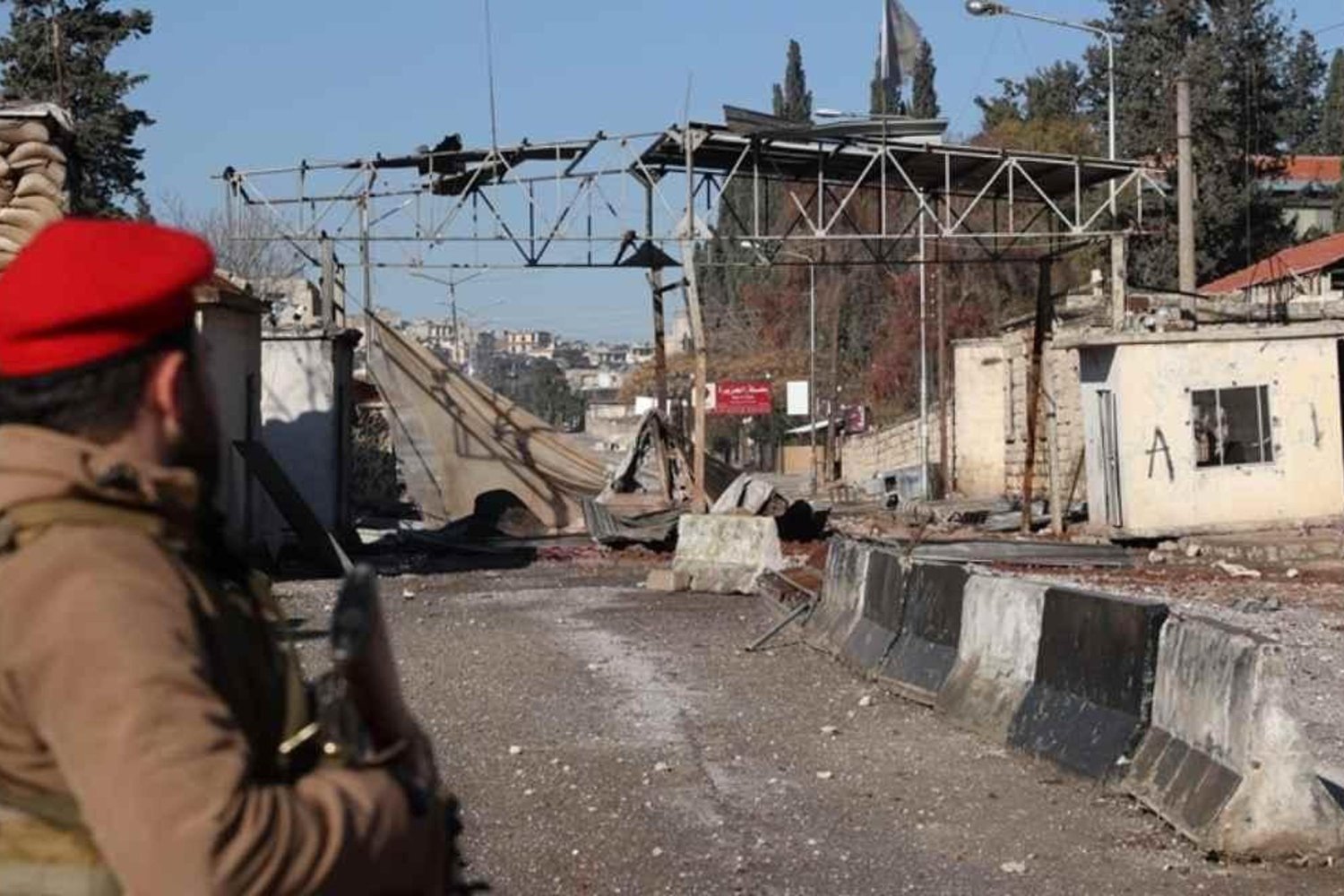 Deyr Hafir'deki İnsanlık Koridoru Açık Kalıyor: Siviller Tahliye Edilebilecek