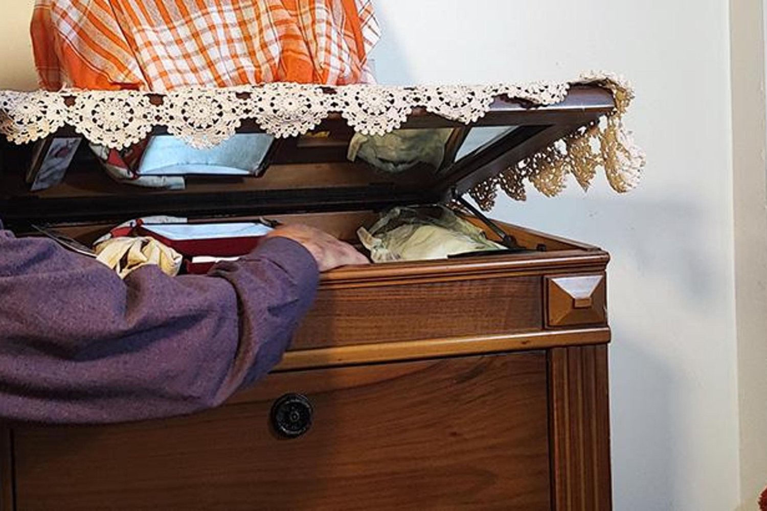 Yüzde 80 Görme ve Duyma Engelli Yaşlı Adamın Altınları Çalınma Serüveni!