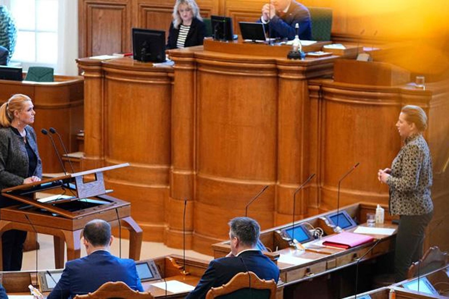 ABD Başkanı Trump'tan Grönland Uyarısı: Tehditler Artıyor!