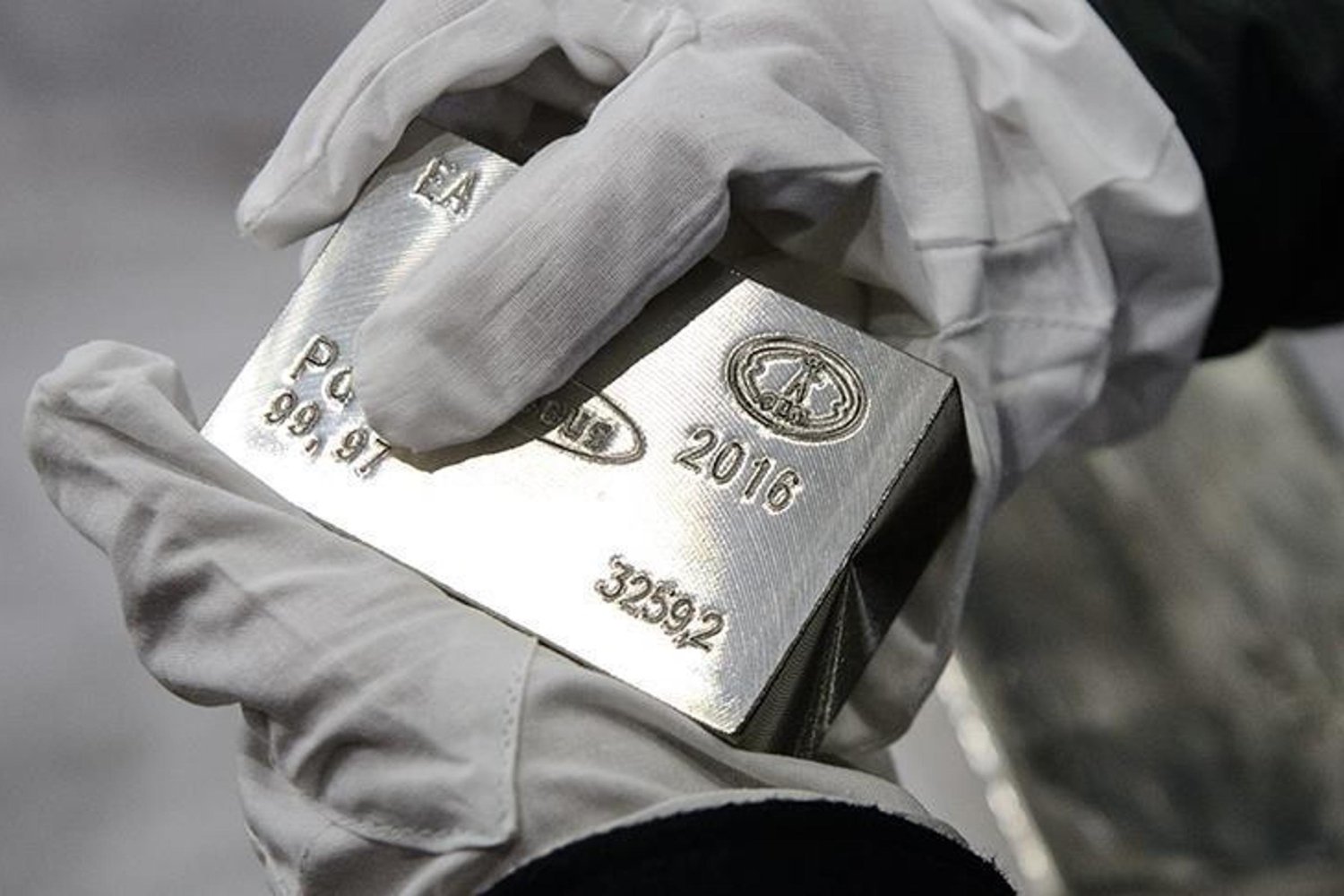 Gümüş Fiyatlarındaki Yükselişte Jeopolitik ve Ekonomik Faktörler Rol Oynuyor