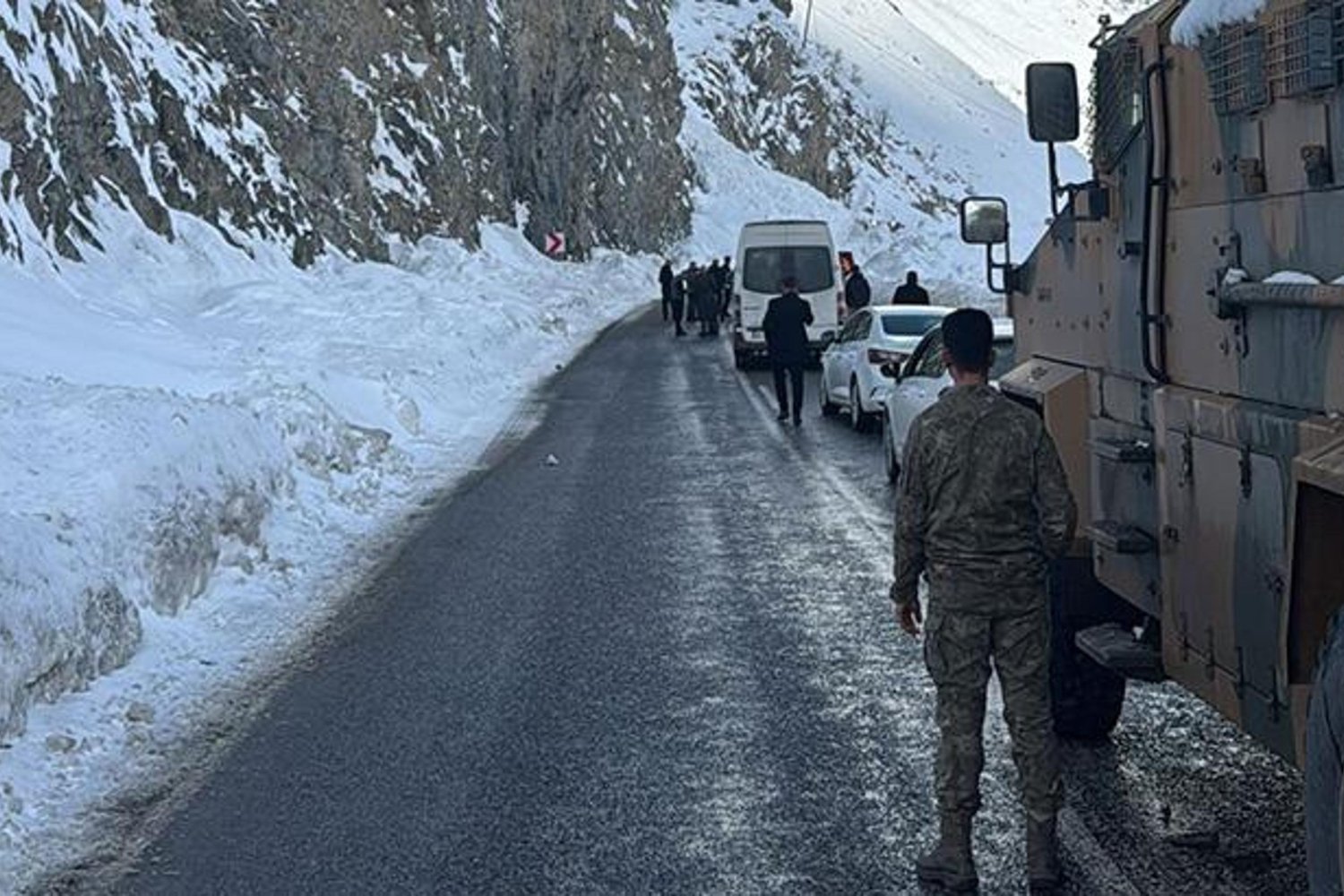 Hakkari'de Yoğun Kar ve Çığ Tehlikesi Uyarısı