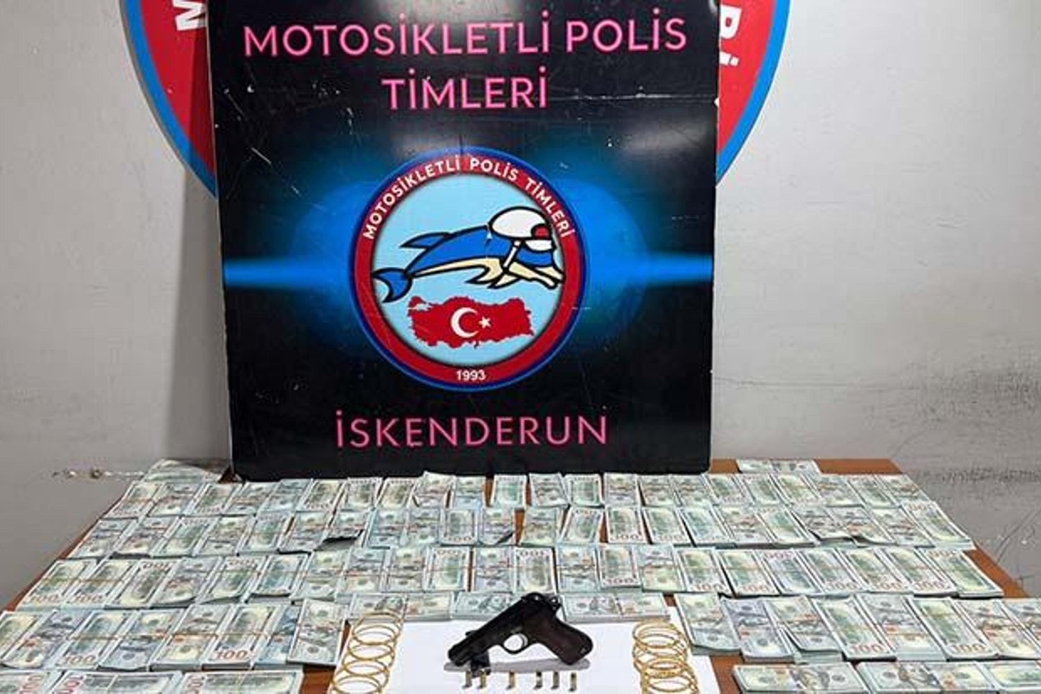 İskenderun'da Sahte Dolar ve Silah Operasyonu: 3 Gözaltı