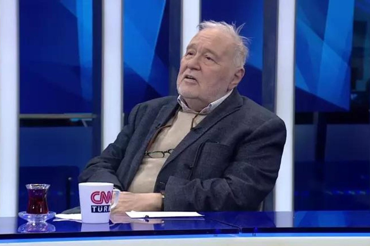 Bayrak Provokasyonuna Sert Tepki: Ortaylı Bayrak İndirilmez Dedi