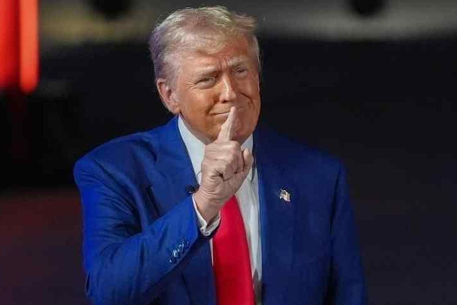 ABD Başkanı Trump'tan ABD'nin Kuzey Kutbu ve Venezuela Politikalarında Savaşçı Hamleler