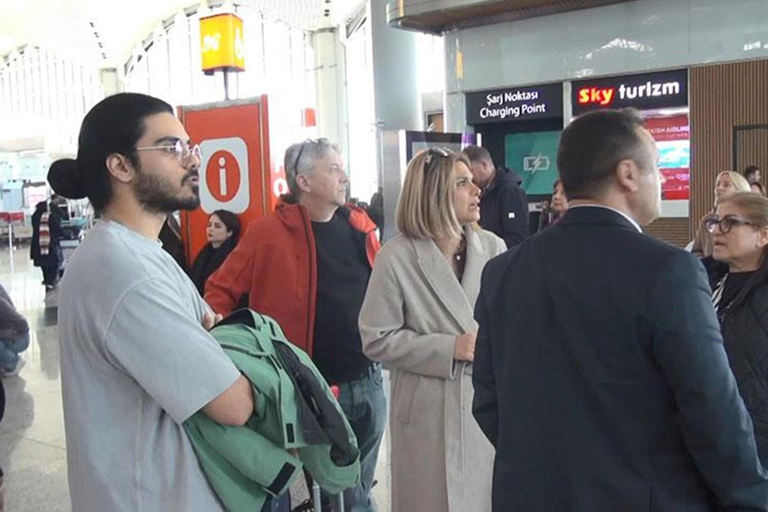 İran'da Kritik Durum Uçuşları Etkiledi: THY ve Diğerleri Seferleri İptal Etti