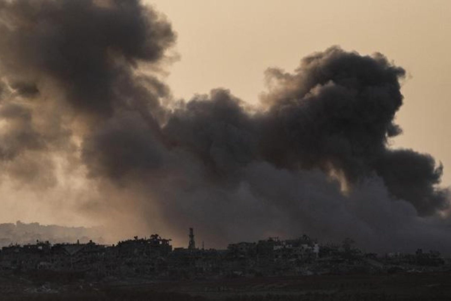 İsrail Lübnan’a Saldırmaya Devam Ediyor: Ateşkes Sonrası Yeni Tehditler