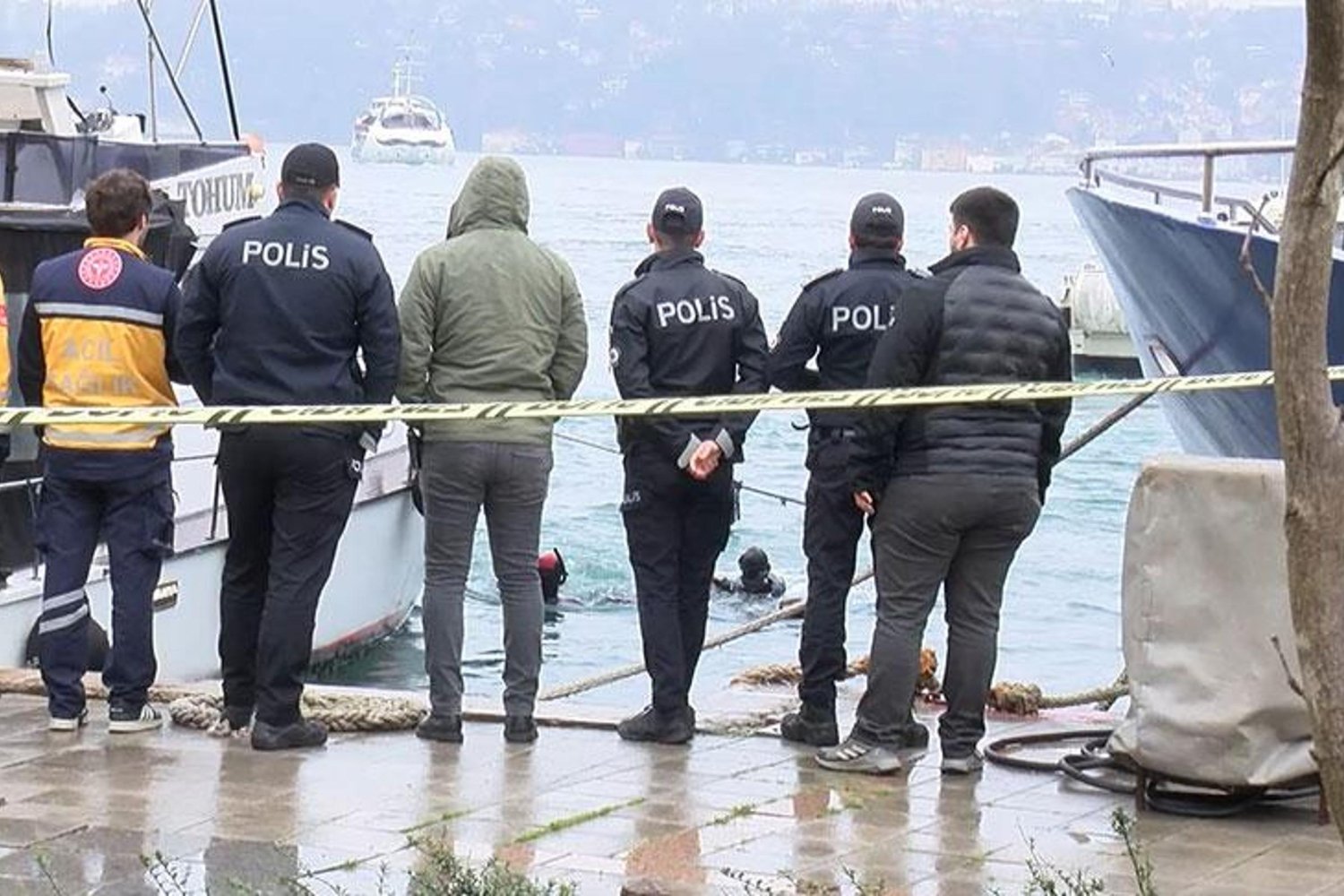 İstanbul Bebek Sahilinde Şoke Eden Olay! Denizde Hareketsiz Kişi Kebeketiyle Tanındı