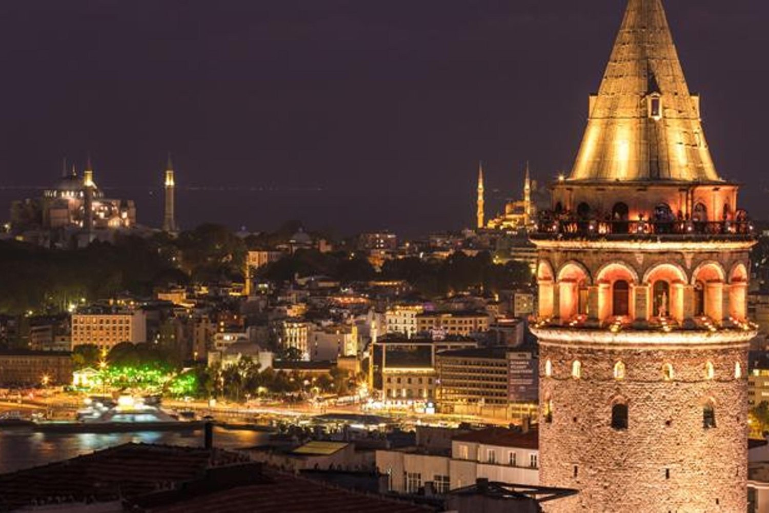 Galata Kulesi ve Kız Kulesi 2025'te Ziyaretçi Rekorları Kırdı
