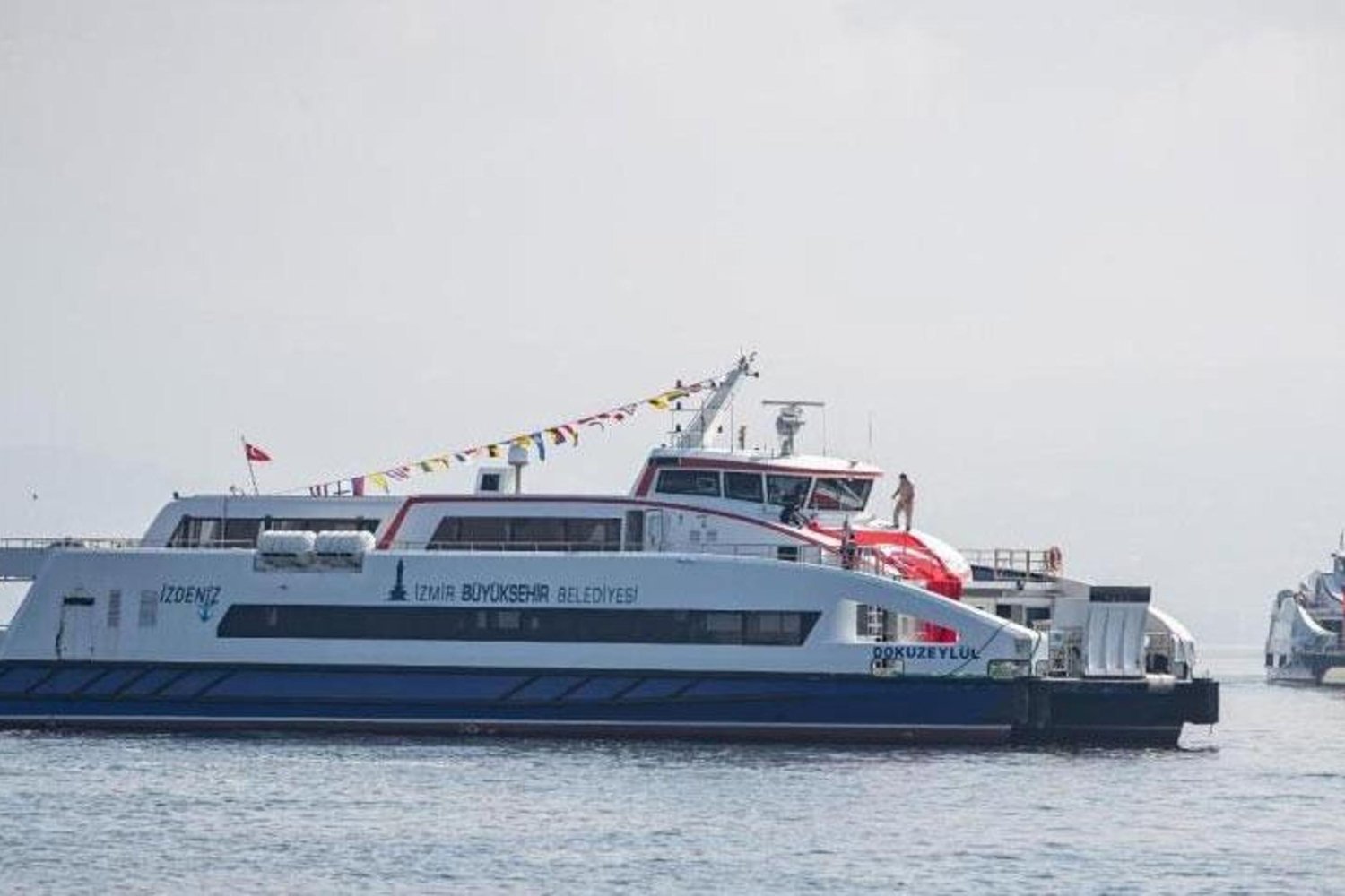 İzmir'de Olumsuz Hava Koşulları Deniz Ulaşımını Aksattı!