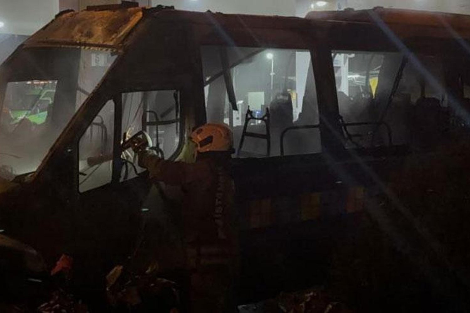 Kağıthane'de Minibüs Yangını Anbean Kamerada