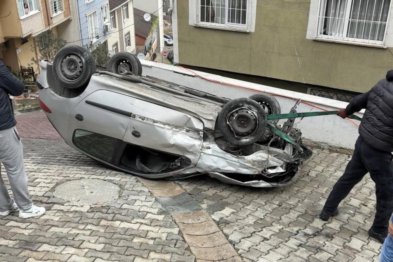 Korkutan Kaza: Otomobil Takla Attı, Yaralı Sürücü Hastaneye Yatırıldı