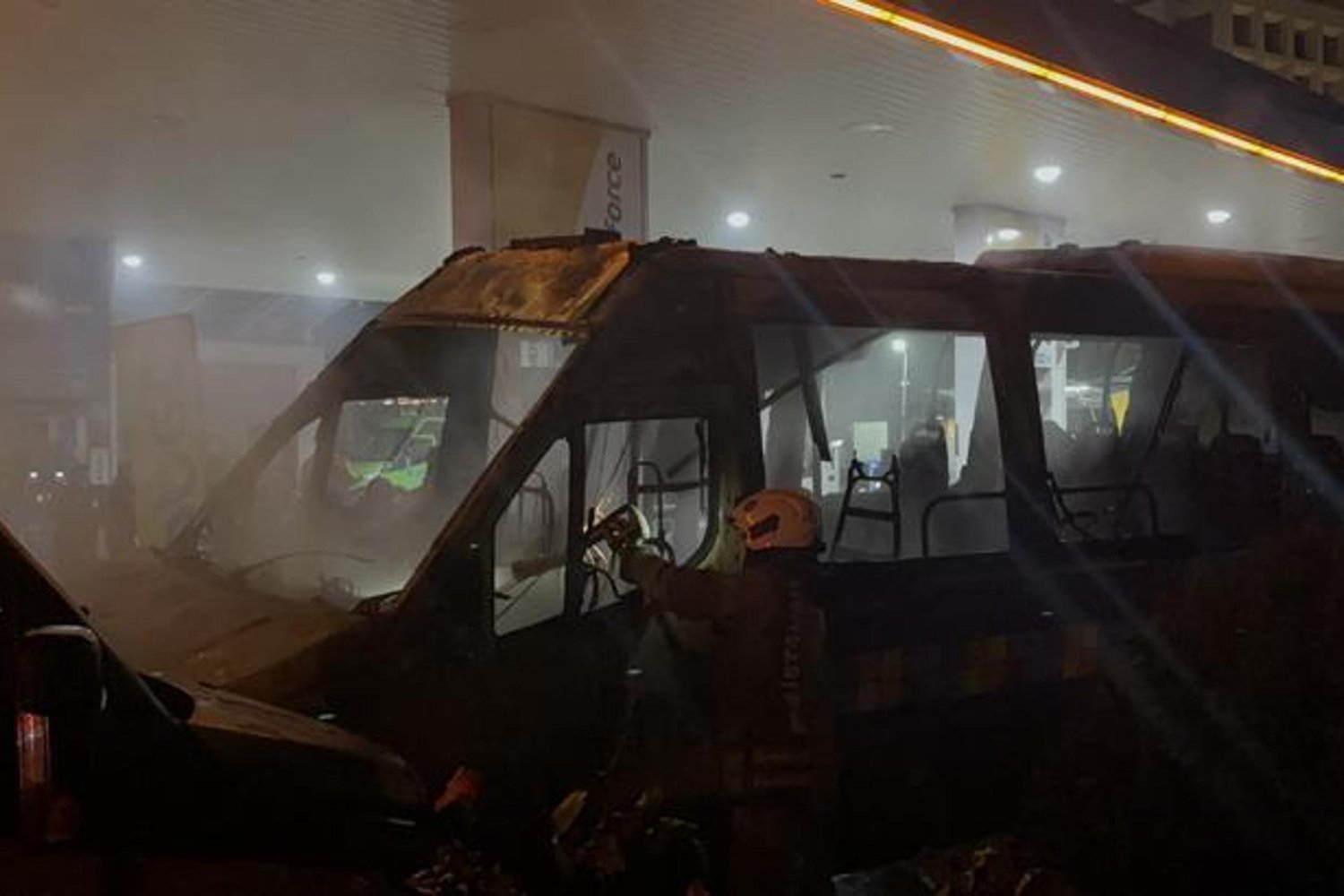 Kağıthane'de Minibüs Yangını Şok Yarattı: Hiç Yaralanma Yok!