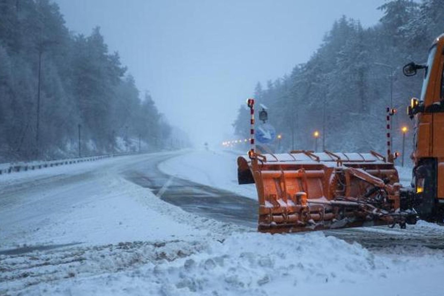 Yoğun Kar Yağışı İle Kayseri-Kahramanmaraş Yolu Ulaşıma Kapandı