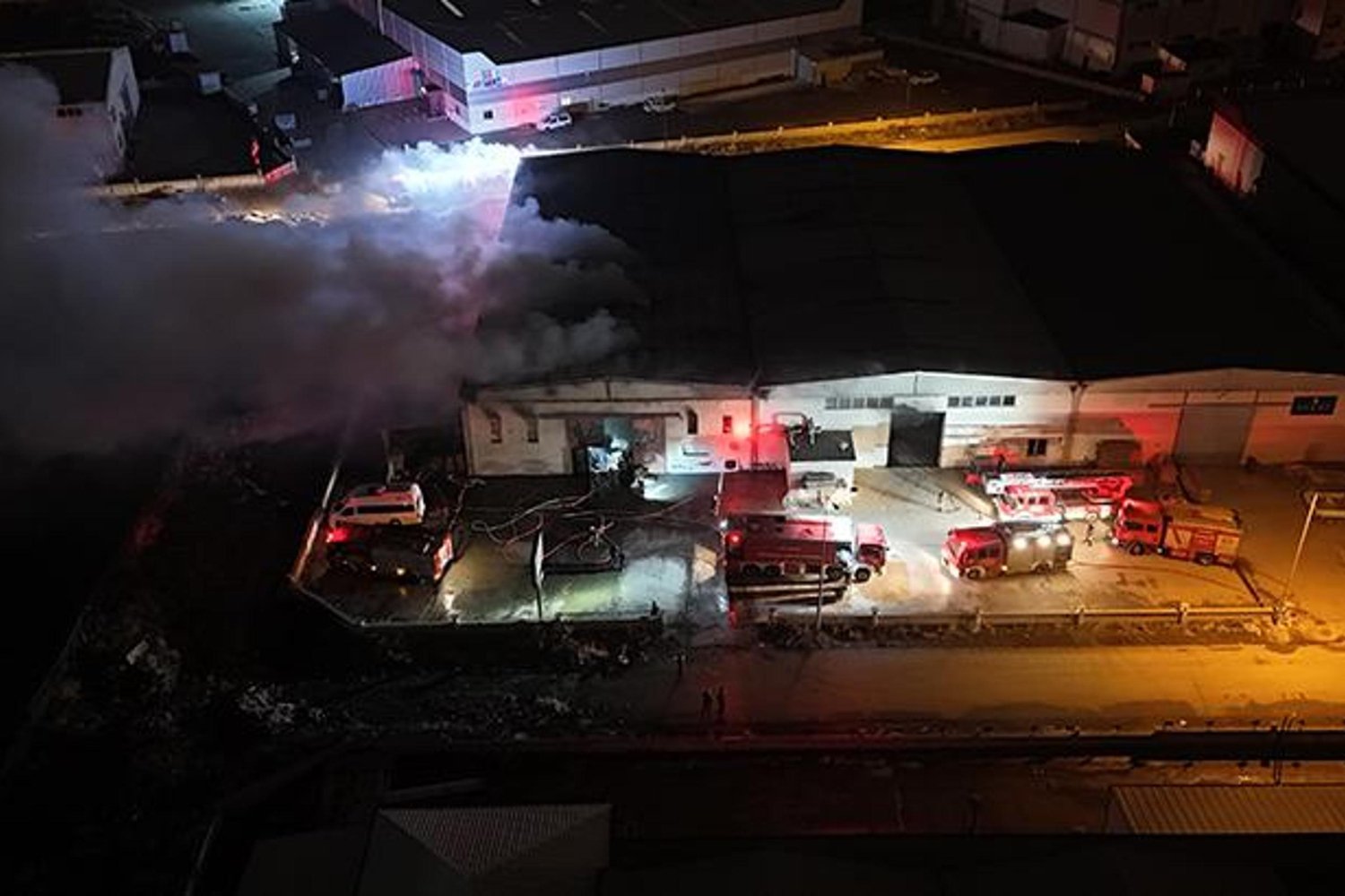 Yangın Faciası: Mobilya Fabrikası Kül Oldu, Kimse Yaralanmadı