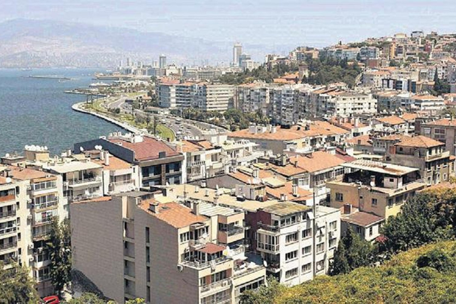 Kentsel Dönüşüm Zorunluluğa Dönüyor: İstanbul'da Riskli Binalar Alarm Veriyor