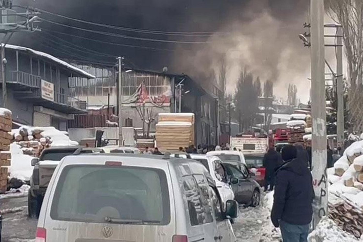 Erzurum'da Fabrikada Patlama ve Yangın Üzerine Çalışanlar Yaralandı