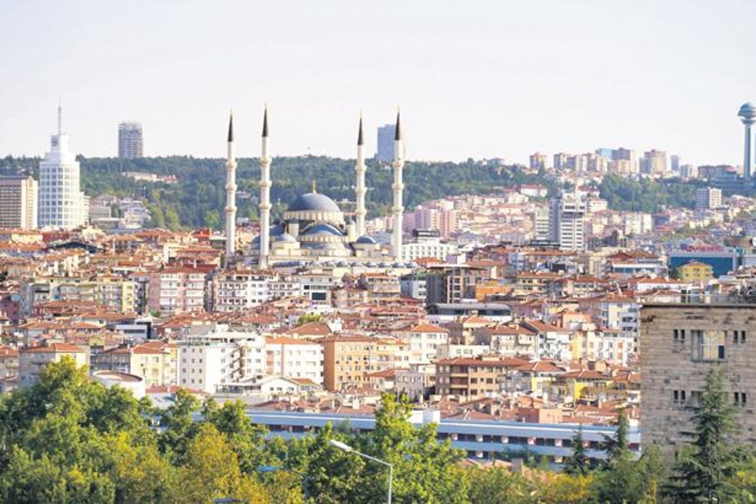 Konut Fiyatları 2025'te Enflasyona Rağmen Düşüşte: Ankara ve Muğla Zirvede