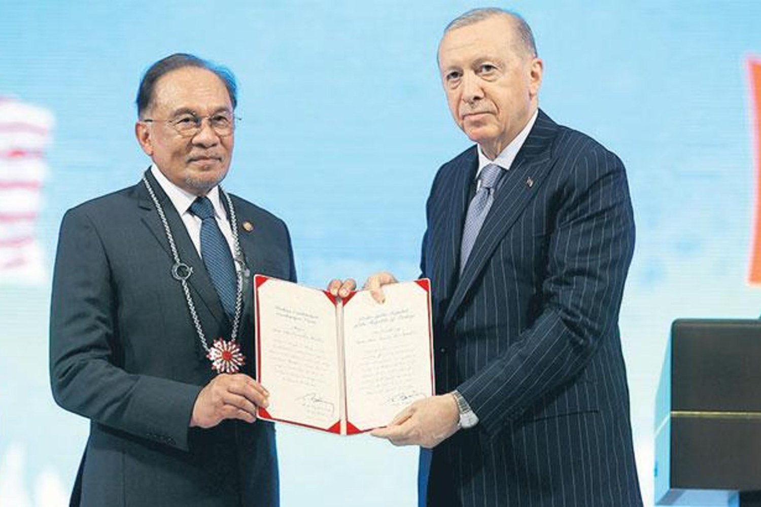 Cumhurbaşkanı Erdoğan ve Malezya Başbakanı Enver İbrahim YDSK Toplantısına Başkanlık Etti