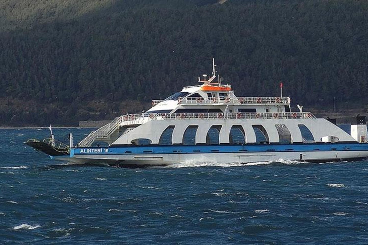 İstanbul'da Hava Koşulları Uyarısı: Ulaşımda Aksamalar ve Fırtına Alarmı