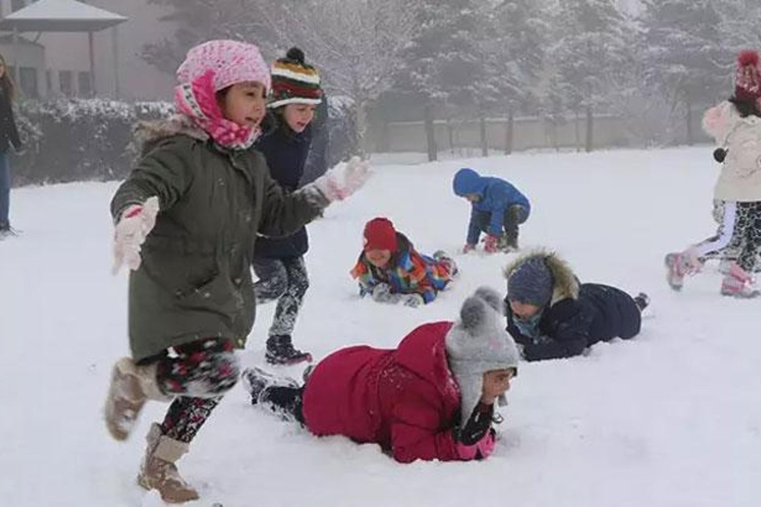 Ünlü Oyuncu Burcu Özberk, Yeni Dizi Projesiyle Dikkatleri Üzerine Çekti
