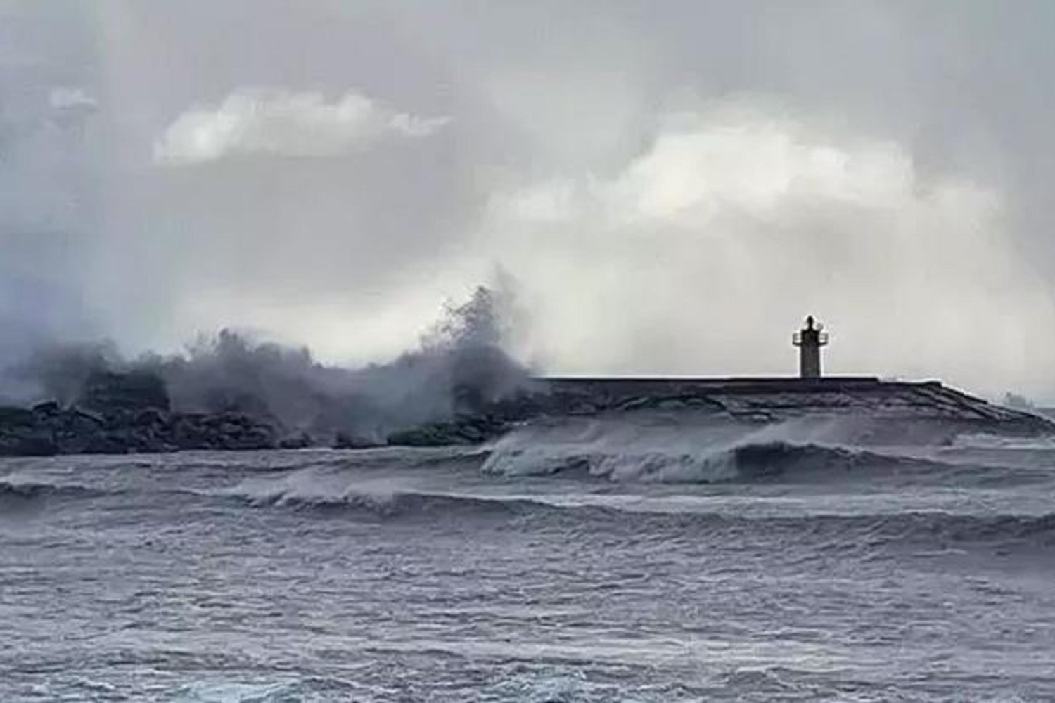 Meteoroloji Uyardı! Marmara ve Karadeniz'de Şiddetli Fırtına ve Alarmlar