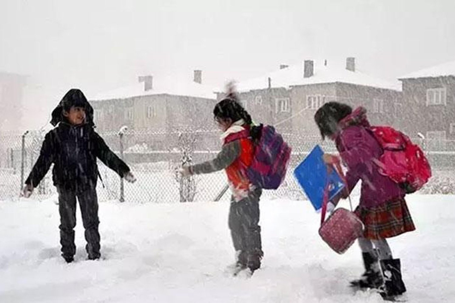 Ünlü Moda İkonu Efsane Tasarımcıyla İş Birliğini Duyurdu