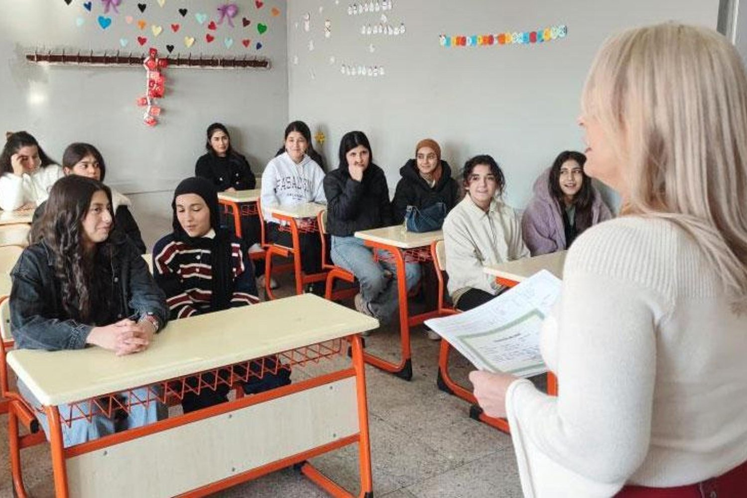 Ünlü Öğretmen Nevin Vurunbiği, Mal Varlığını TSK'ya Bağışladı: Psikoz Tanısı ve Hastane Süreci