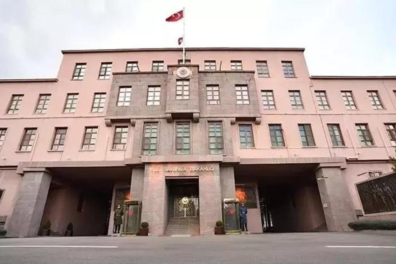 Nusaybin sınırında provokasyon: Bayrak saldırısı ve tahkikat başlatıldı