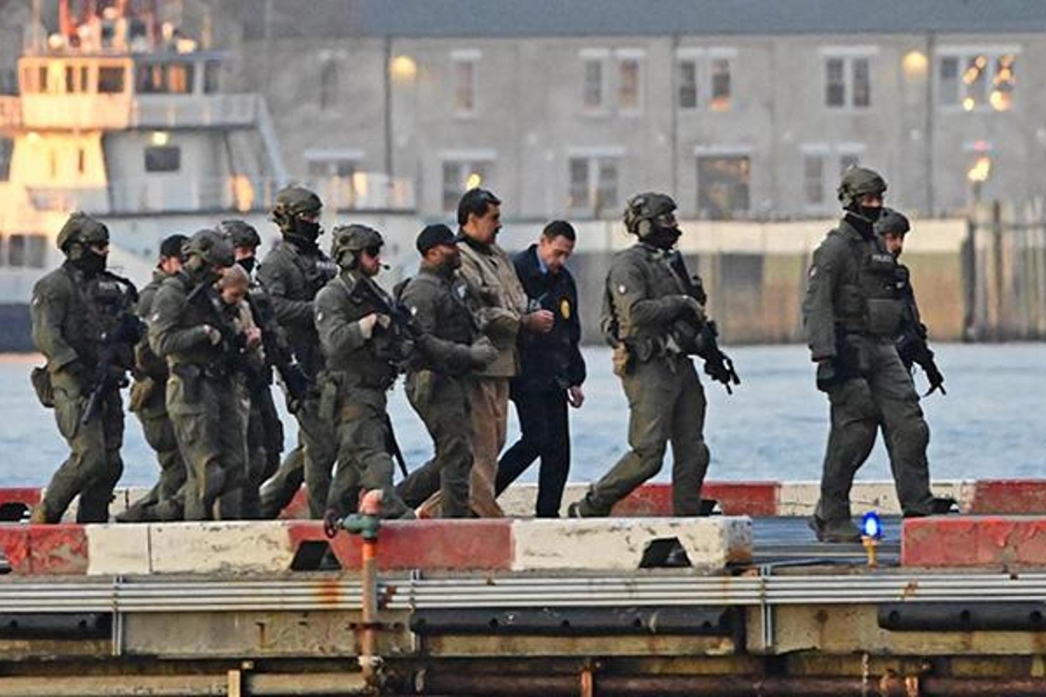 Rusya Venezuela'da Petrol Faaliyetlerine Devam Ediyor! Gerçekler ve Sır Perdesi