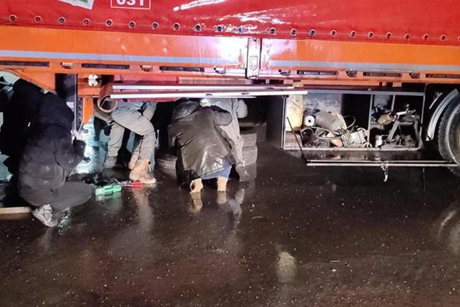 Hakkari’den Batı İlleri Uyuşturucu Sevkiyatı İddiası: 142 Kg Metamfetamin Ele Geçirildi