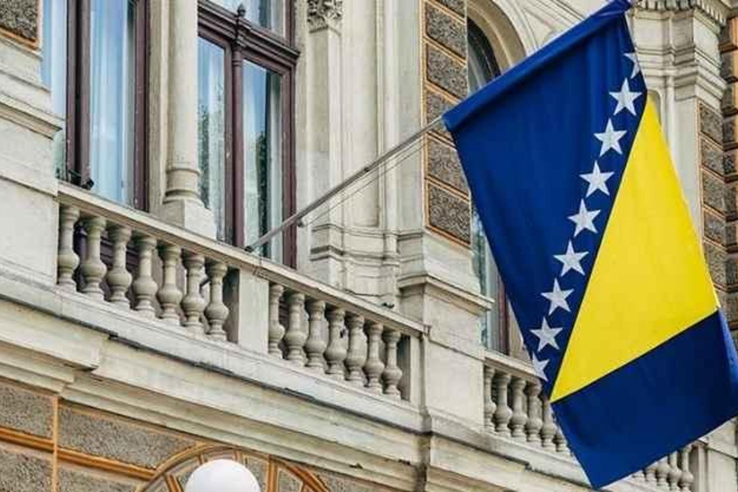 Bosna Hersek'te RS Günü Kutlamaları Anayasa Mahkemesi'ne Meydan Okuyor