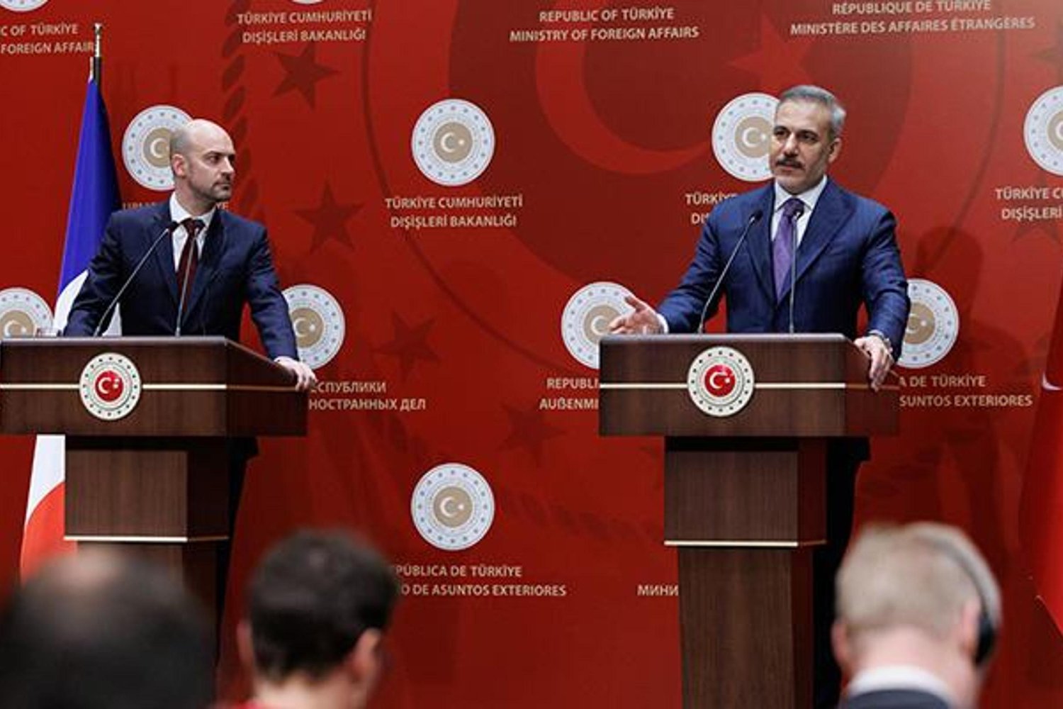 Türkiye-Fransa İlişkileri Güçleniyor: Fidan ve Barrot Bölgesel ve Uluslararası Konuları Görüşüyor