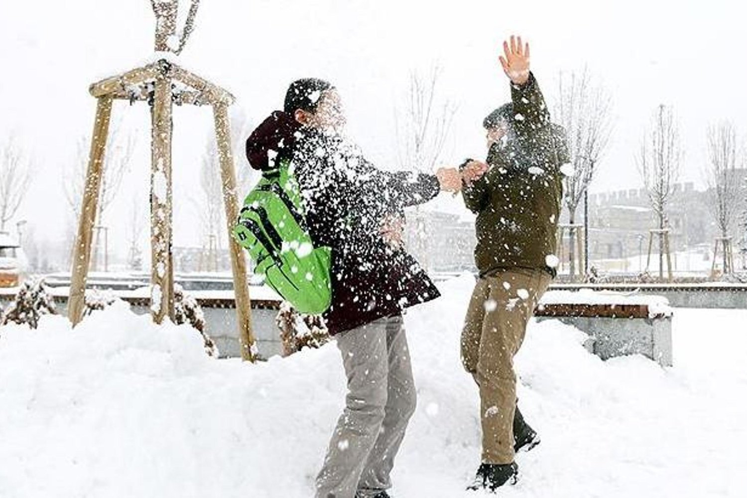 İstanbul'da Kar Tatili! 12 Ocak Yoğun Hava Koşulları Nedeniyle Okullar Tatil Edildi