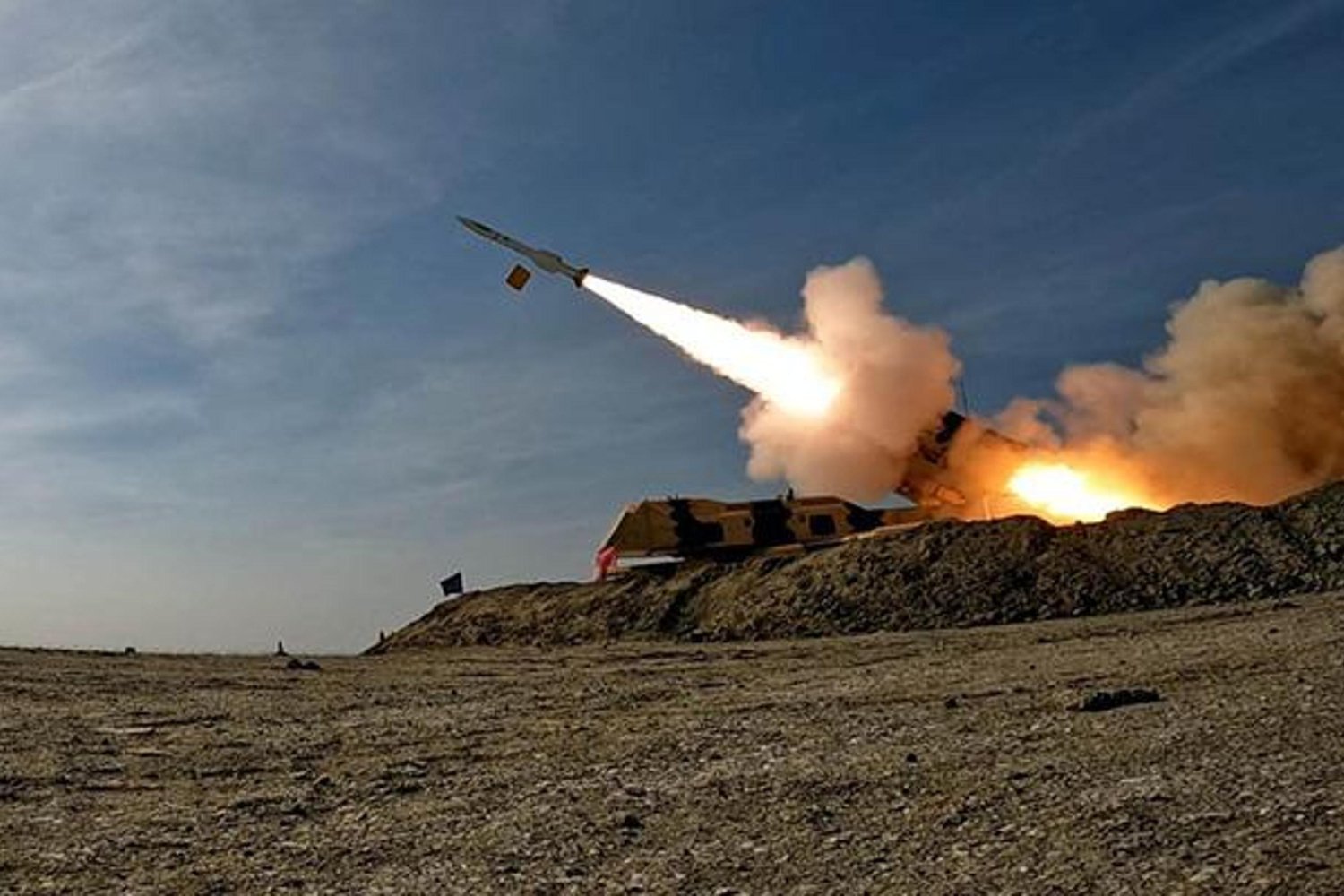 ABD İran Gerginliği Nedenleri ve Bölgeye Gönderilen Donanma