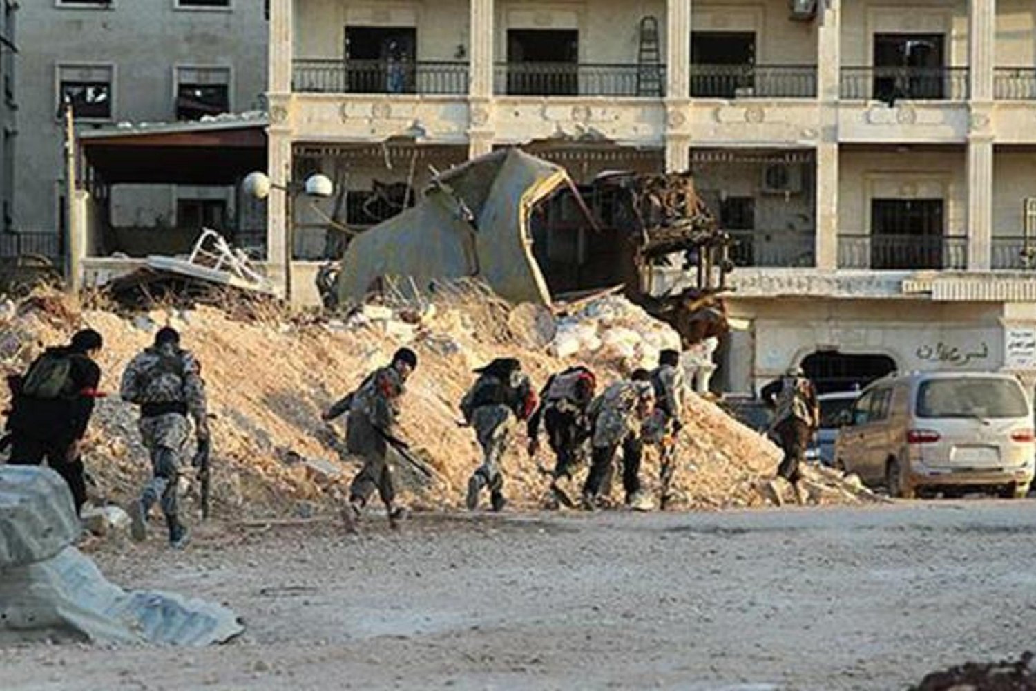 Halep'te Şiddetli Çatışmalar ve Sivil Tahliyeler Başladı