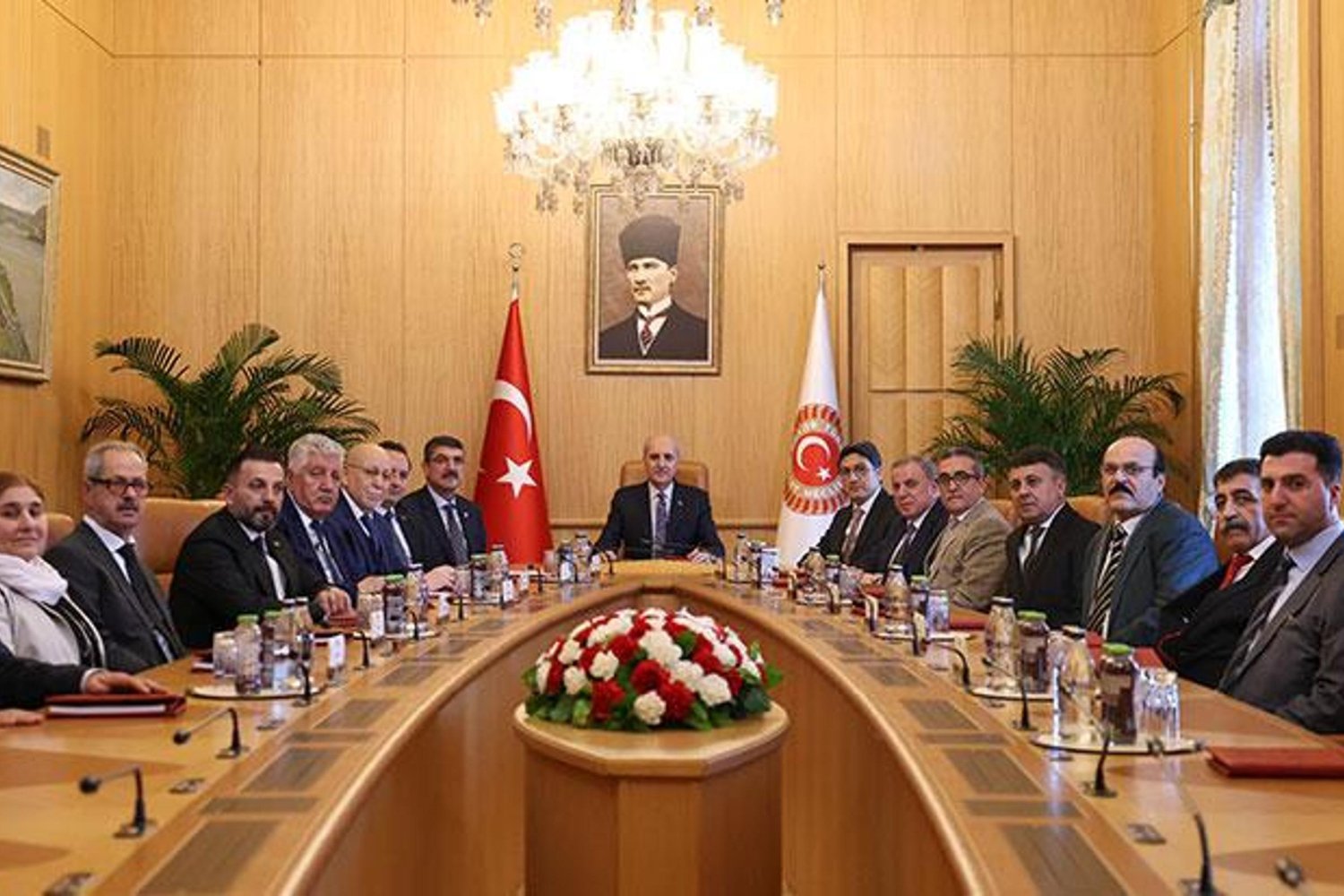 Ezidi Temasları ve TBMM Güven Tazelemesi: Türkiye’de Çok Katmanlı Çözüm Süreci