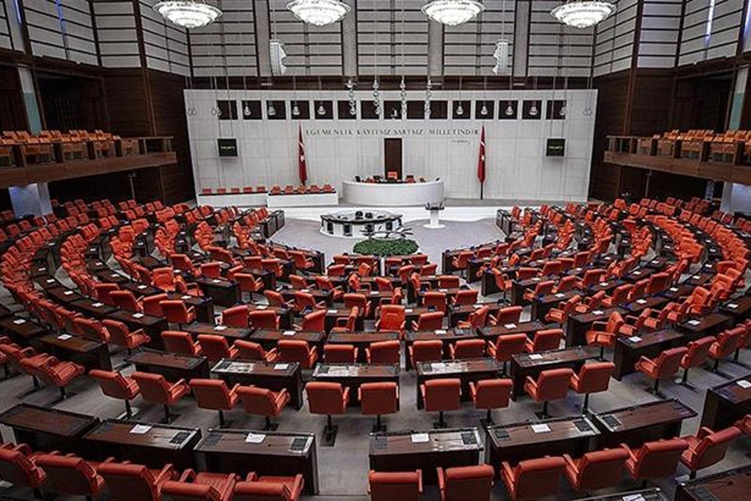 KPSS ve YDS ile TBMM Personel Alımı: 5 Sözleşmeli Bilişim Uzmanı Görev Bekliyor