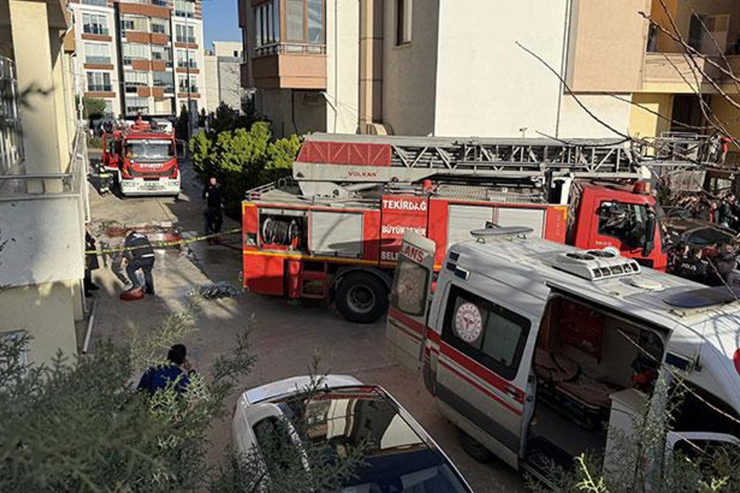 Tekirdağ'da Yangın ve Cinayet Şoku: CHP Üyesinin Annesi Bıçaklanmış ve Yangına Tesadüf Edildi