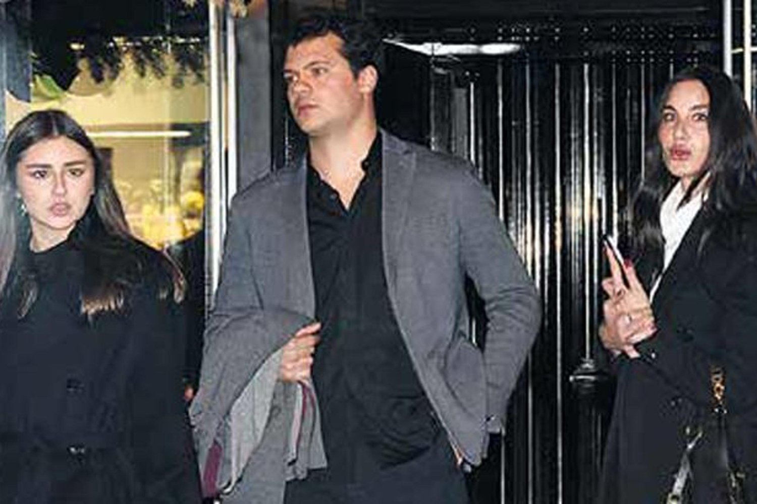 Ünlü Çift Otel Önünde Gözaltına Alındı, Detaylar Şaşırtıcı