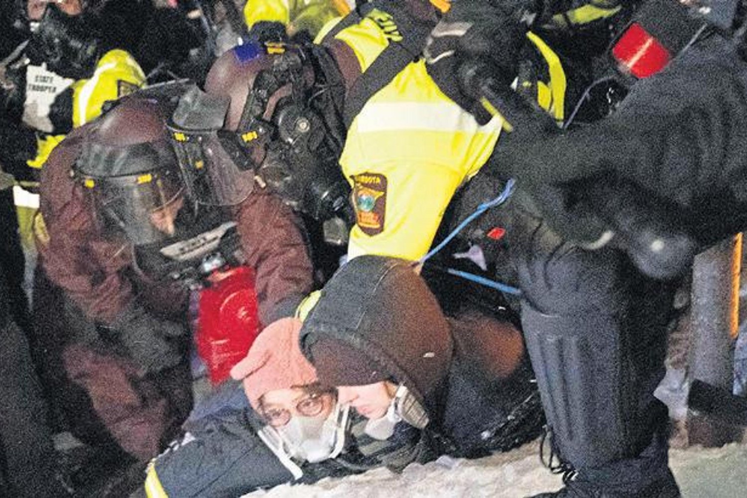 Göçmen Operasyonlarına Sert Tepki: Trump Yönetimi Sınır Güvenliği Stratejisini Değiştirdi