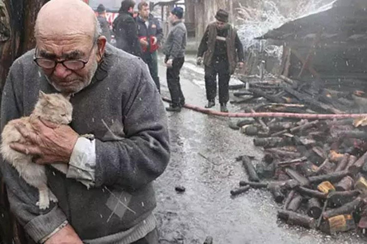 Türk Milletinin Simge İnsanı Ali Meşe Hayatını Kaybetti